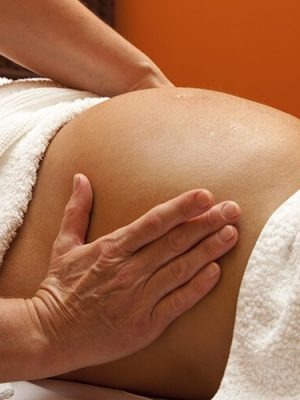 Zwangerschapsmassage behandeling - ontspannende massage voor zwangere vrouwen